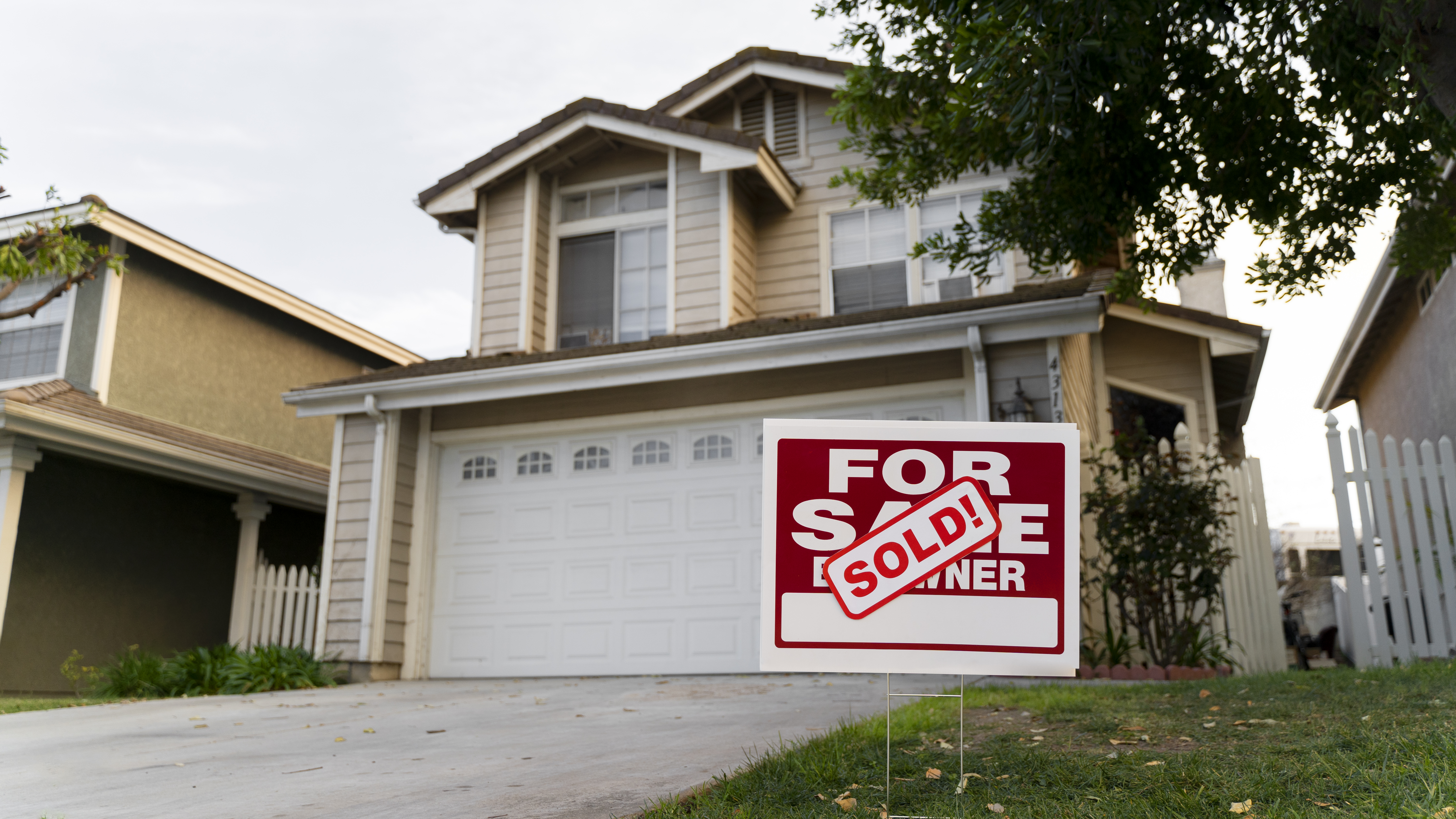 Cut Out the Middleman of Private Property Sales 